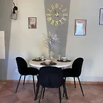 - Casa Usignolo شقة *